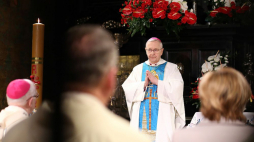 Przewodniczący Konferencji Episkopatu Polski abp Stanisław Gądecki przewodniczy mszy świętej na Jasnej Górze. 03.05.2020. Fot. PAP/W. Deska