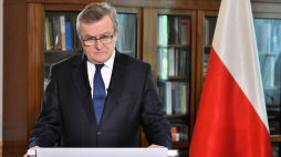 Warszawa, 08.05.2020.  Wiceprezes Rady Ministrów, minister kultury i dziedzictwa narodowego Piotr Gliński podczas międzynarodowej konferencji online „Brzemię zwycięstwa. II wojna światowa i jej skutki z perspektywy 75 lat od jej zakończenia”. Fot. PAP/A. Lange