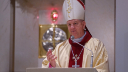 Biskup polowy WP Józef Guzdek podczas mszy świętej w Katedrze WP w Warszawie. Fot. PAP/M. Marek