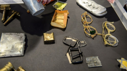 Prezentacja zbiorów archeologicznych znalezionych podczas prac na terenie dawnego niemieckiego obozu koncentracyjnego w Sobiborze. Lublin, 2016 r. Fot. PAP/W. Pacewicz