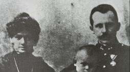 Rodzice Karola Wojtyły: Karol i Emilia z domu Kaczorowska, ze starszym synem Edmundem. Wadowice, ok. 1908 r. Fot. PAP/PAI/Reprodukcja/J. Grelowski