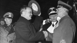 W. Mołotow i J. Ribbentrop w Berlinie, 1940 r. Źródło: Wikipedia Commons