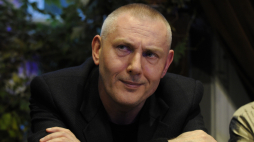 Warszawa, 10.10.2017. Poeta Eugeniusz Tkaczyszyn-Dycki. Fot. PAP/A. Rybczyński