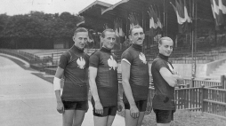 Reprezentacja Polski w kolarstwie na Letnich Igrzyskach Olimpijskich. Zdobywcy srebrnego medalu na dystansie 4000 m drużynowo. Od lewej: Tomasz Stankiewicz, Jan Łazarski, Franciszek Szymczyk, Józef Lange. Paryż, 1924 r. Fot. NAC