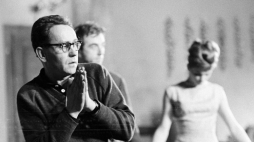 Tadeusz Konwicki podczas realizacji filmu „Salto”. Warszawa, 12.1964. Fot. PAP/CAF/J. Sobolewski