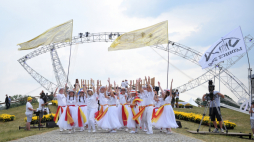 Spotkanie Młodych Lednica 2000. Fot. PAP/J. Kaczmarczyk