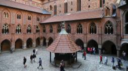 Malbork, 15.09.2019. Dziedziniec Zamku Wysokiego, część Zamku Krzyżackiego w Malborku. PAP/A. Warżawa