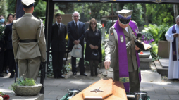 Warszawa, 29.07.2020. Uroczystości pogrzebowe płk. Mariana Tomaszewskiego, 29 bm. na Cmentarzu Wojskowym na Powązkach w Warszawie. Marian Tomaszewski był Sybirakiem, żołnierzem 2. Korpusu Polskiego dowodzonego przez gen. Władysława Andersa, zdobywcą Monte Cassino, Piedimonte San Germano, Loreto, Ankony i Bolonii. Fot. PAP/M. Obara