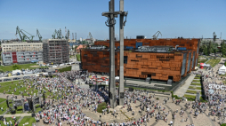Gdańsk. Plac Solidarności. Fot. PAP/J. Dzban