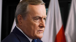 Warszawa, 28.07.2020. Wicepremier, minister kultury i dziedzictwa narodowego Piotr Gliński podczas konferencji prasowej dotyczącej wydarzeń organizowanych w ramach obchodów stulecia Bitwy Warszawskiej 1920 roku. PAP/M. Marek