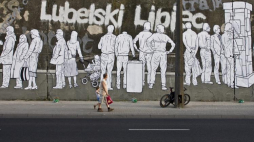 Mural upamiętniający 30. rocznicę strajków z lipca 1980 r. w Lublinie i Świdniku. Lublin, 23.07.2010. Fot. PAP/W. Pacewicz