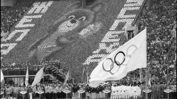 Ceremonia Otwarcia Letnich Igrzysk Olimpijskich. Moskwa, 19.07.1980. Fot. PAP/CAF/M. Kłoś
