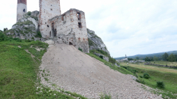 Olsztyn k. Częstochowy, 03.08.2016. Ruiny zamku królewskiego w Olsztynie koło Częstochowy. Fot. W. Deska
