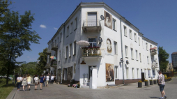 Dom przy ulicy Planty 7/9, w którym doszło do pogromu kieleckiego. 2015 r. Fot. PAP/M. Walczak