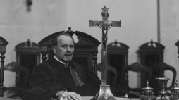 Przewodniczący składu sędziowskiego sędzia Klemens Hermanowski w czasie rozprawy. Fot. NAC