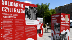 Mielec, 01.07.2020. Wystawa plenerowa "Tu rodziła się Solidarność” w 40. rocznicę narodzin „Solidarności". Fot. PAP/D. Delmanowicz