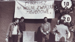 Szczecin, sierpień 1980 r. Zbiórka pieniędzy na Wolne Związki Zawodowe. Źródło: Wikipedia Commons