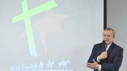 Wicepremier, minister kultury i dziedzictwa narodowego Piotr Gliński podczas konferencji Instytutu Dziedzictwa Myśli Narodowej im. R. Dmowskiego i I. J. Paderewskiego w 100. rocznicę Bitwy Warszawskiej w Muzeum Archidiecezji Warszawskiej. Fot. PAP/R. Pietruszka