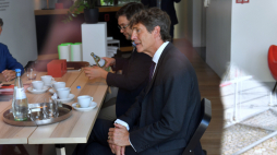 Berlin, Niemcy, 31.08.2020. Kandydat na ambasadora Niemiec w Polsce Arndt Freytag von Loringhoven (P) po zwiedzaniu Insytutu Pileckiego - oddział w Berlinie. Fot. PAP/M. Bielecki