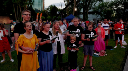 Koncert „Warszawiacy śpiewają (nie)zakazane piosenki” na terenie stołecznego Muzeum Powstania Warszawskiego. 01.08.2020. Fot. PAP/M. Marek