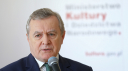 Wiceprezes Rady Ministrów, minister kultury i dziedzictwa narodowego prof. Piotr Gliński podczas konferencji prasowej dotyczącej Funduszu Wsparcia Kultury. Fot. PAP/R. Guz