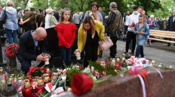 Uroczystość złożenia kwiatów i zapalenia zniczy na grobach Danuty Siedzikówny „Inki” oraz Feliksa Selmanowicza „Zagończyka”. Gdańsk, 28.08.2020. Fot. PAP/A. Warżawa