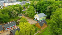 Skansen Łódzkiej Architektury Drewnianej przy Centralnym Muzeum Włókiennictwa w Łodzi. Fot. PAP/G. Michałowski