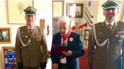 Płk Stanisław Żurakowski odznaczony Krzyżem Komandorskim z Gwiazdą Orderu Odrodzenia Polski. Źródło: Ministerstwo Kultury i Dziedzictwa Narodowego