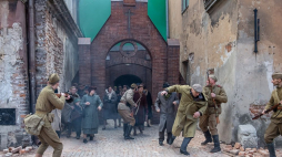 Aktorzy na planie filmowym produkcji „Zieja” w reżyserii Roberta Glińskiego. Lublin, 01.04.2019. Fot. PAP/W. Pacewicz