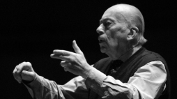Dyrygent i kompozytor Jan Krenz. Fot. PAP/A. Rybczyński