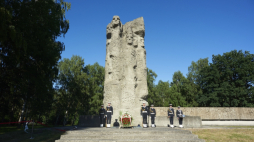 Sztutowo. Pomnik Walki i Męczeństwa na terenie byłego niemieckiego obozu koncentracyjnego Stutthof w Sztutowie. Fot. PAP/D. Kulaszewicz