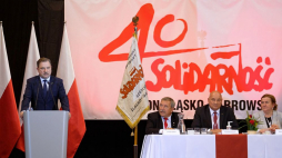Przewodniczący NSZZ „Solidarność” Piotr Duda (L) przemawia podczas nadzwyczajnej sesji Walnego Zebrania Delegatów Regionu Śląsko-Dąbrowskiego związku. Zabrze, 03.09.2020. Fot. PAP/A. Grygiel