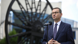 abrze, 03.09.2020. Premier Mateusz Morawiecki podczas wypowiedzi dla mediów, po wizycie w Zabytkowej Kopalni Węgla Kamiennego Guido w Zabrzu. Fot. PAP/Ł. Gagulski