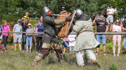 Uczestnicy XVI Jaćwieskiego Festynu Archeologicznego. Fot. PAP/A. Reszko