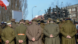 IX Katyński Marsz Cieni przed Pomnikiem Poległym i Pomordowanym na Wschodzie. 2016 r. Fot. PAP/M. Obara
