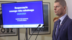 Warszawa, 03.09.2020. Minister edukacji narodowej Dariusz Piontkowski podczas konferencji prasowej "Początek nowego roku szkolnego 2020/2021. Bezpieczny powrót uczniów do szkół". Fot. PAP/T. Gzell