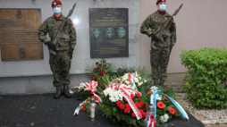 Tablica upamiętniająca oficerów WP zamordowanych przez NKWD. Źródło: Wojewódzki Sztab Wojskowy w Krakowie