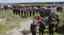 Uroczyste obchody 81. rocznicy bitwy pod Wizną przy schronie dowodzenia mjr. Stanisława Raginisa. Góra Strękowa, 06.09.2020. Fot. PAP/A. Reszko