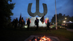 Uroczystość wygaszenia symbolicznego ognia pamięci na Kopcu Powstania w Warszawie. 02.10.2020. Fot. PAP/W. Olkuśnik