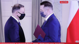 Warszawa, 19.10.2020. Prezydent RP Andrzej Duda (L) powołał Przemysława Czarnka (P) na stanowisko ministra edukacji i nauki.  PAP/P. Supernak