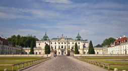 Białystok, 09.06.2011. Barokowy zespół pałacowo-parkowy Branickich. PAP/J. Ochoński