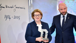 Była premier Hanna Suchocka oraz prezydent Wrocławia Jacek Sutryk podczas uroczystości wręczenia Nagrody Jana Nowaka-Jeziorańskiego we Wrocławiu. Fot. PAP/S. Borowski