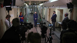 Wicepremier, minister kultury, dziedzictwa narodowego i sportu Piotr Gliński (C), dyrektor IDMN prof. Jan Żaryn (P) oraz minister edukacji i nauki Przemysław Czarnek (2P) podczas konferencji prasowej w Muzeum Żołnierzy Wyklętych i Więźniów Politycznych PRL w Warszawie. Warszawa, 04.11.2020. Fot. PAP/W. Olkuśnik