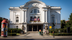  Toruń, 05.09.2015. Teatr im. Wilama Horzycy. PAP/T. Żmijewski