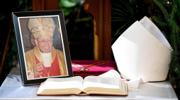 Uroczystości pogrzebowe biskupa pomocniczego diecezji kamieniecko-podolskiej na Ukrainie Jana Niemca w Dobrzechowie. Fot. PAP/D. Delmanowicz