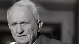 Wadowice, 02.04.05. Eugeniusz Mróz, kolega Ojca Świętego z lat szkolnych. PAP/A. Grygiel