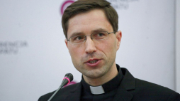Ks. Wojciech Sadłoń. Fot. PAP/M. Marek