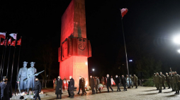 Uroczyste obchody 102. rocznicy wybuchu Powstania Wielkopolskiego przy pomniku Powstańców Wielkopolskich. Poznań, 27.12.2020. Fot. PAP/J. Kaczmarczyk