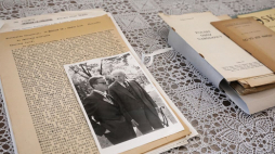 Prezentacja wybranych materiałów archiwalnych zgromadzonych przez IDMN podczas podpisania porozumienia o współpracy między Archiwum Akt Nowych a Instytutem Dziedzictwa Myśli Narodowej im. Romana Dmowskiego i Ignacego Jana Paderewskiego. Warszawa, 05.2020. Fot. PAP/P. Supernak
