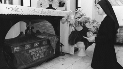 Relikwie bł. Bolesławy Lament w białostockim sanktuarium. Fot. PAP/CAF/Z. Lenkiewicz